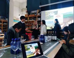 点击看大图 -YESIDO椰岛造型烫发染发