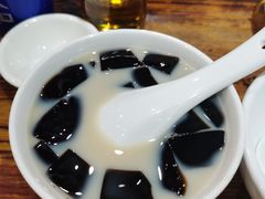 经典老友粉-蚝美人·生蚝海鲜烧烤(茶花园店)