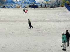 -乔波室内滑雪场