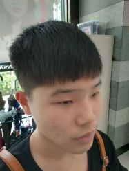 -首脑美发沙龙