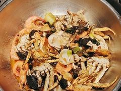 -七欣天香辣蟹火锅(上海银亿滨江店)