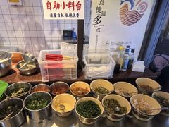-丽丽三鲜螺蛳粉(田林路店)