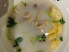 -大脸鸭记鸭血粉丝·小锅米线(水游城店)