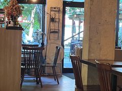 -Retro Deli