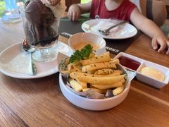 -Chom Cafe and Restaurant