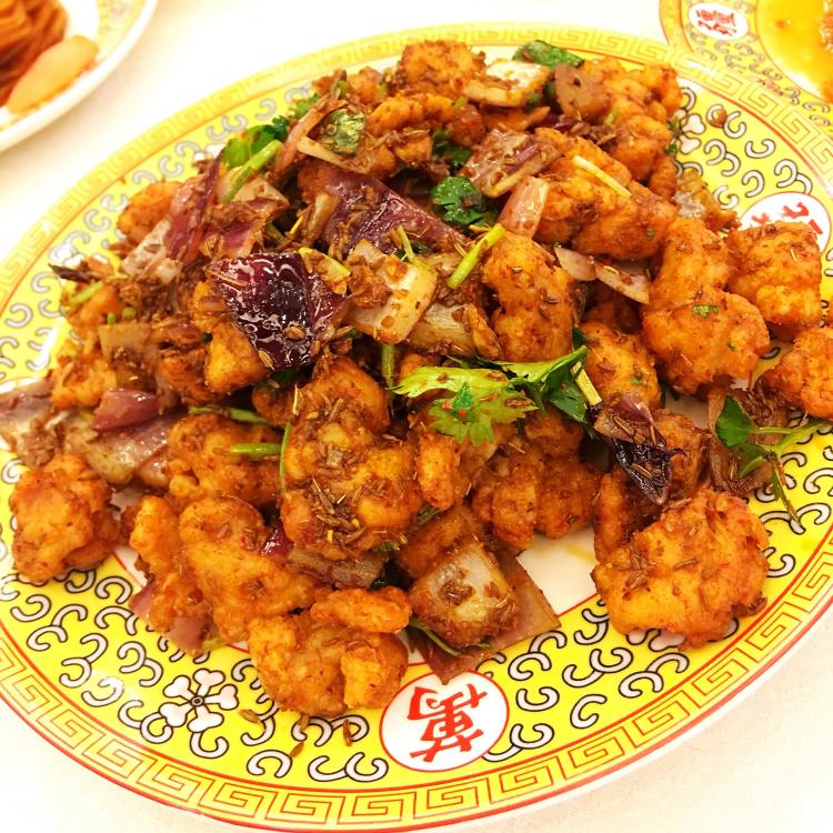 儿时的味道鸿宾楼 经常会光顾的餐厅,因为羊肉串最地道,看到菜单上是
