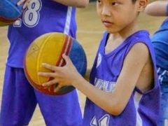 -悦动体能篮球羽毛球网球(三里河店)