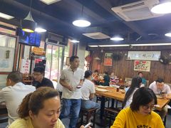 大堂-何太太馄饨面铺(大浒东苑店)
