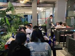 大堂-何师烧烤·香辣蟹·川菜·30年老品牌(太古里旗舰店)