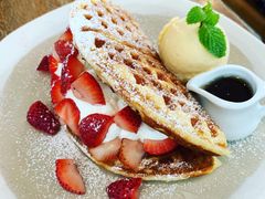 -ROAST coffee & eatery