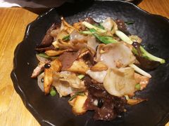 杏鲍菇竹耳爽肉片-十三式重庆江湖菜(金茂览秀城店)