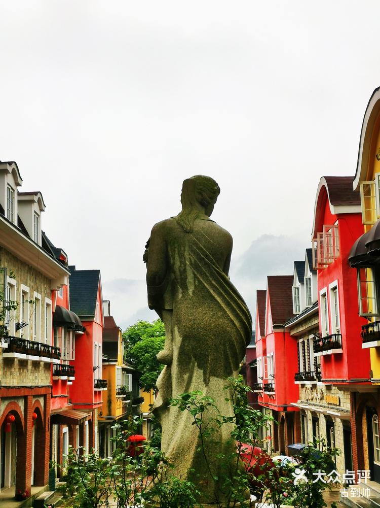 成都周边游彭州白鹿音乐小镇值得一来