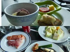 -亚洲国际大酒店·云顶阁旋转自助餐厅