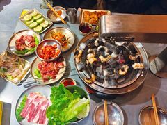 -围炉肉舍丹东海鲜烤肉·烤活鳗(步行街店)