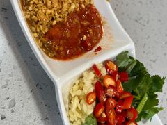 炸蒜末+小米辣+酱油-杏花吴记牛肉火锅