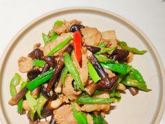 黑鸡枞菌炒肉-渔语鱼酸菜鱼新川菜(来福士店)