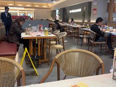 -肥肥虾庄·金牌油焖大虾(汉口城市广场店)