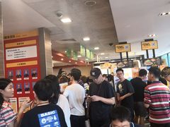 等位区-麦当劳(田林好又多店)