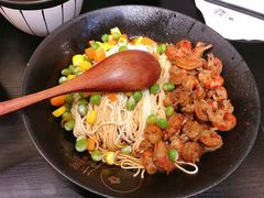 秘制小龙虾拌面-贡梅老面馆·蟹粉面·无锡特色小吃(南长街主推店)