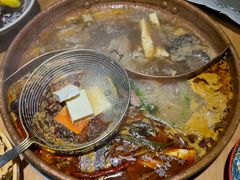-洱火云南酸菜牛肉火锅(石景山当代商城店)