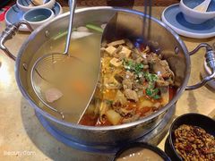 牛杂鸳鸯锅-左庭右院鲜牛肉火锅(金山万达店)