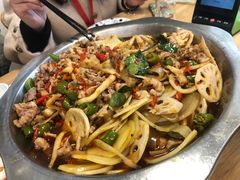 -兔行天下-鸿鹤鲜锅兔(中海国际店)