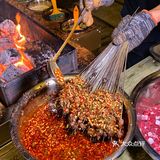 重庆物价好感人!0.9元烧烤/街头炒饭好香…