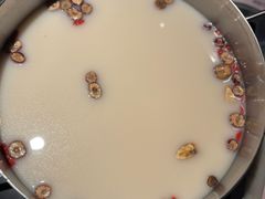 -尚尚仙·酸汤猪手·猪肚鸡火锅(华联万柳购物中心店)