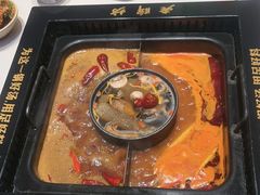 -老牌坊云南鱼豆花火锅(哈西万达店)