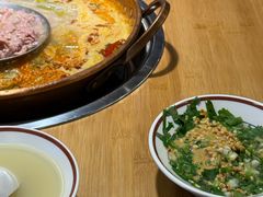 -洱火云南酸菜牛肉火锅(石景山当代商城店)