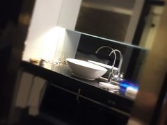 -桔子酒店(上海西藏北路地铁站店)