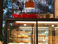 面包甜点陈列柜-Dough&Joe团憩(瑞虹天地月亮湾店)