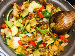 坛子菜炒牛蛙-吃饭皇帝大(合生汇店)