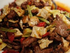 自制泡菜炒牛肉-闽上鲜·福建菜(龙湖滨江天街店)