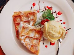 华夫饼配香草冰激凌-兰特伯爵西餐厅·啤酒屋(方庄店)