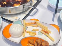 -黄记煌三汁焖锅(新佳丽江汉路店)