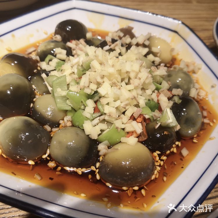 感觉东营的川菜馆都一个模式，很神奇！