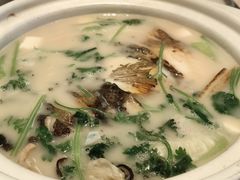 -港丽餐厅(高德置地店)