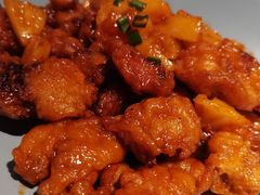 菠萝咕咾肉-蜜桃餐厅·伴山(绿宝广场店)