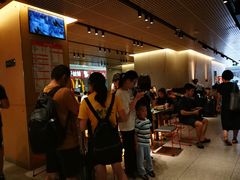 等位区-麦当劳(龙阳路店)