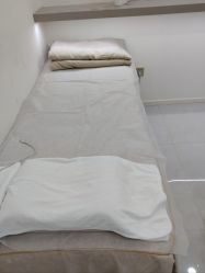 -苗方清颜专业祛痘·皮肤管理