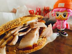 烧饼夹肘子肉-老四烧饼铺(丽源路店)