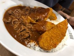 牛肉烩饭加可乐饼-CoCo壱番屋