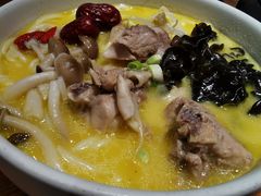 金汤花胶鸡米线-云海肴·汽锅鸡·云南菜(高德置地店)