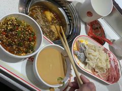 -龍歌自助小火锅(市北CBD万达店)