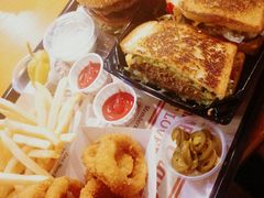 -The Habit Burger Grill 哈比特汉堡(复兴soho店)
