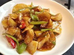 地三鲜-红东阁东北菜烤肉酒馆(CROSS万象汇店)