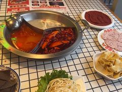 -山悦里 山野·鲜火锅(罗斯福广场店)