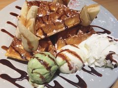 朱古力香蕉华夫饼-Lia Cafe Bar Restaurant松山咖啡屋