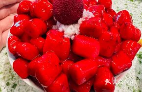 Yangmei Sweet Rice Ball with Fermented Wine Ice Dessert